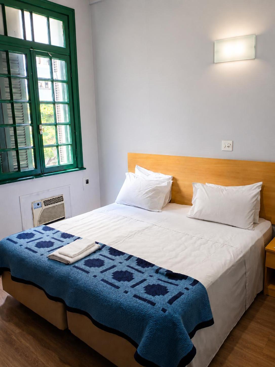 Quarto Duplo com Cama de Casal