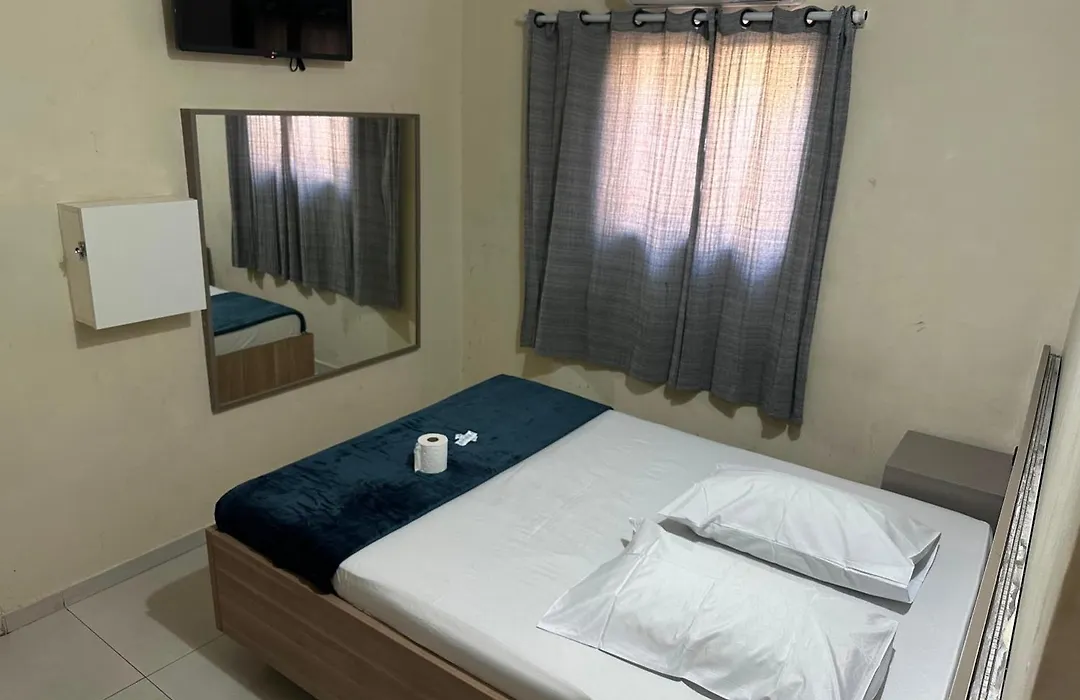 Hotel skala, com estaciomento próprio no local-1